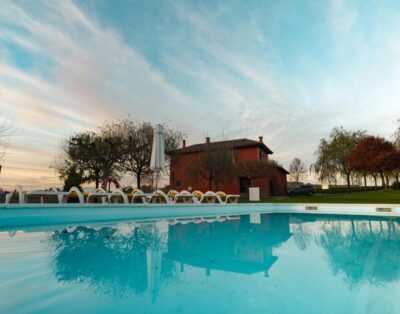 Location villa avec piscine pour 10 personnes : idées et adresses