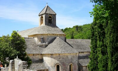 Luberon vs Gorges du Verdon : où louer sa villa de rêve ?