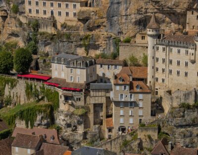 Où fêter ses 50 ans entre amis ? Les plus beaux domaines à louer