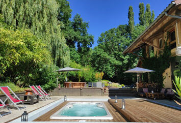 Lili Paradis à Saint-Savin : avis anniversaire et location groupe